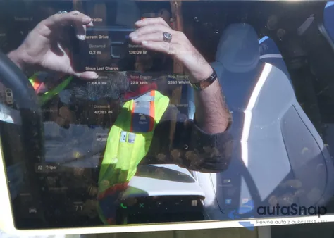 2023 Tesla Model X Plaid Tri Motor All-Wheel Drive z USA, uszkodzony, nr VIN 7SAXCBE66PF428863